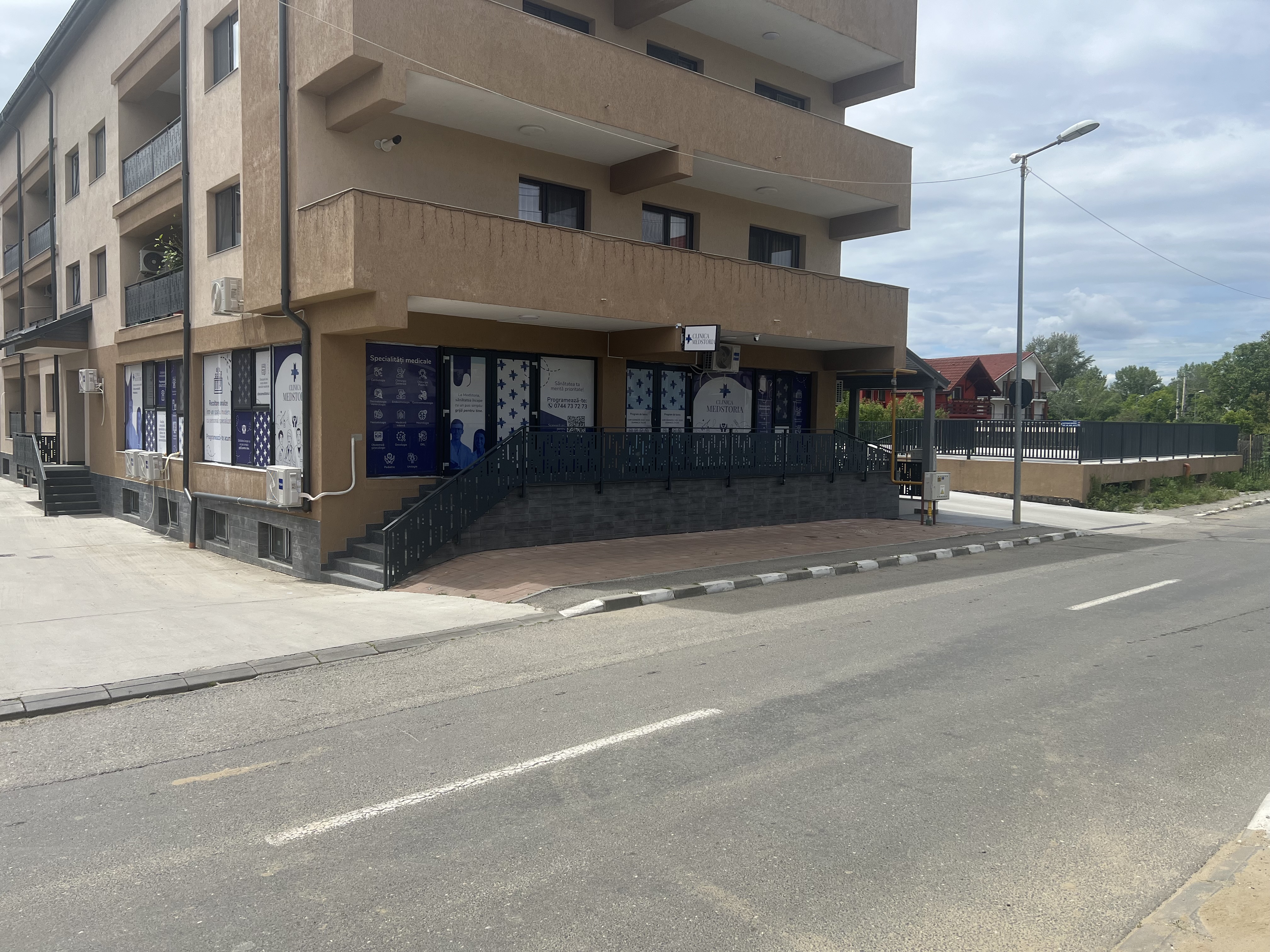 Clinica Medstoria Râmnicu Vâlcea — vedere exterioară, Str. Patriarh Iustinian Marina nr. 45