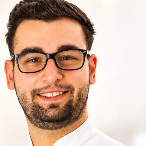 Dr. Cătălin Borcoși, medic specialist gastroenterolog la Clinica Medstoria